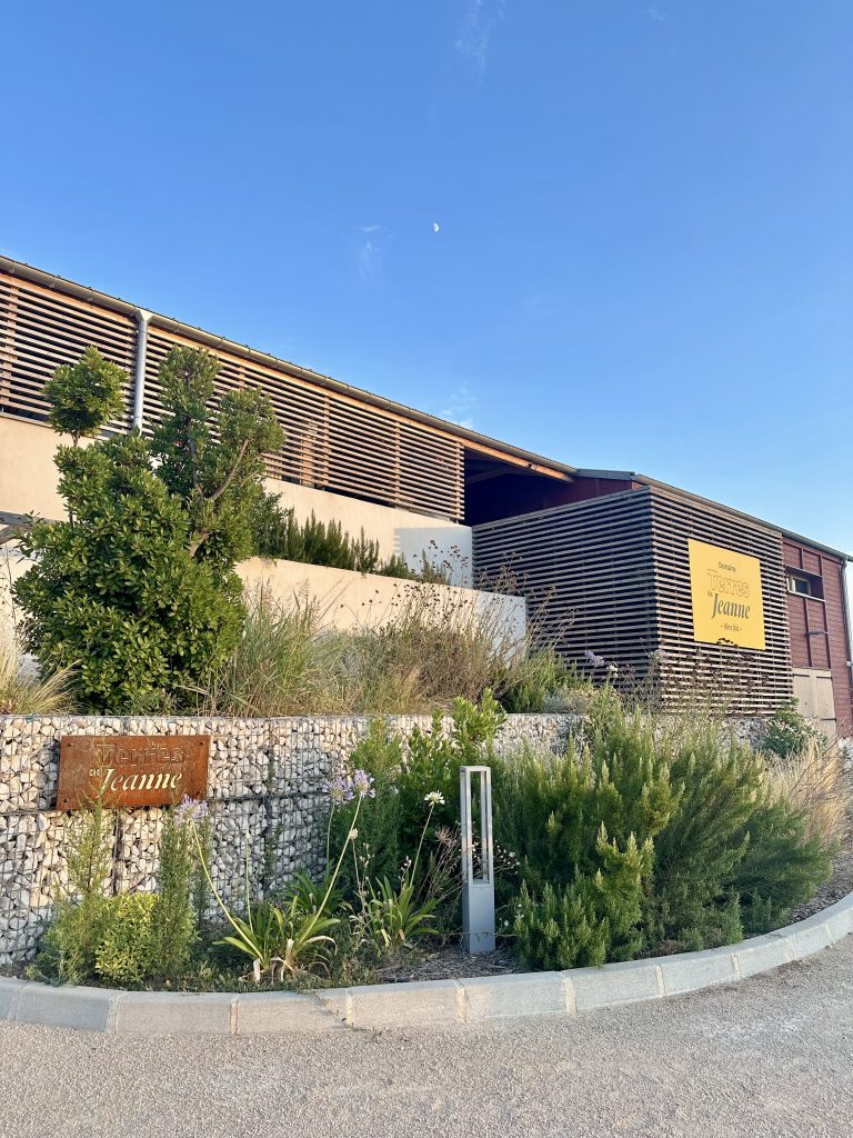 DOMAINE TERRES DE JEANNE